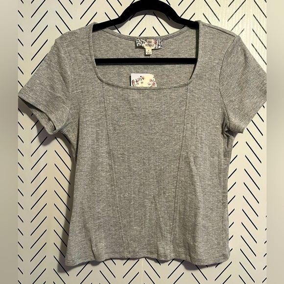 Pink Republic Gray Basic Tee NWT - Picture 1 of 9